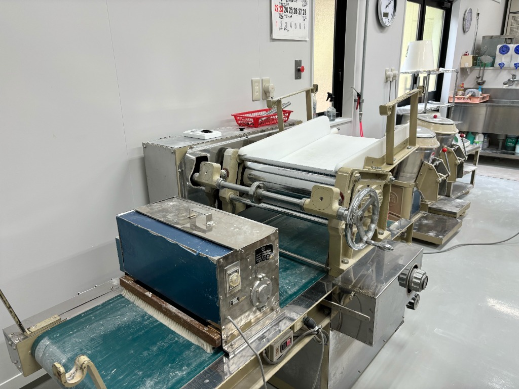 工場内の製麺機3